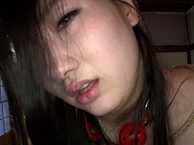 白い変態　ナターシャ　ロシア×日本のハーフ美女が幼い頃から抱いていた調教願望を叶えるために自ら志願してＡＶデビュー　サンプル画像02